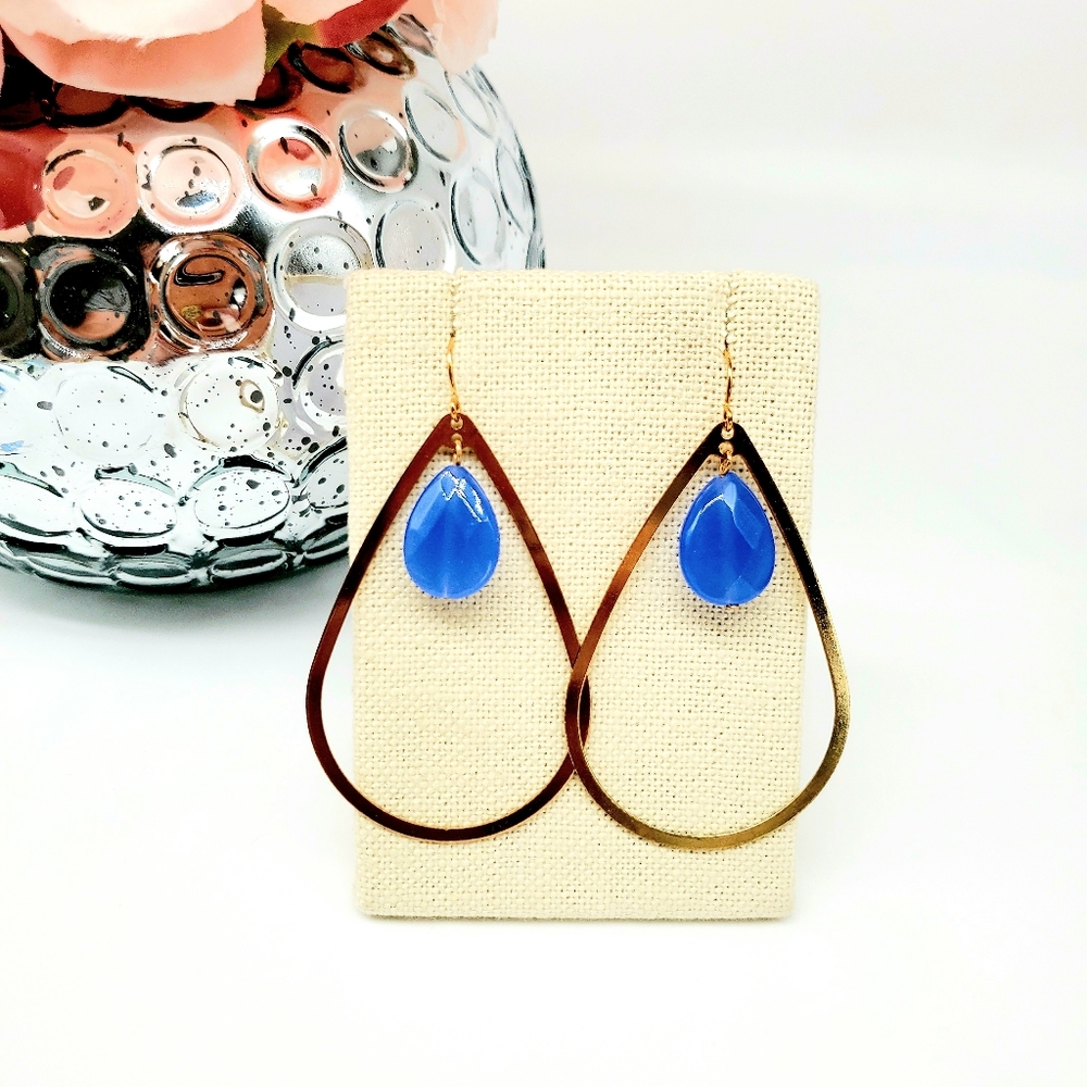 3 FOR $30!! 🌈 Teardrop Gold Tone Hoop Earrings Blue Bead